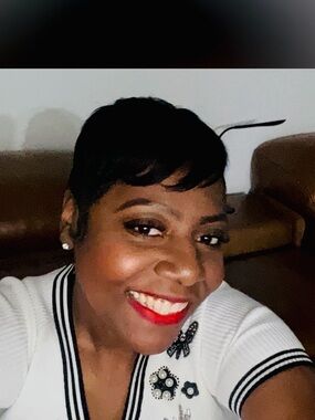Meet your Posher, Ebony